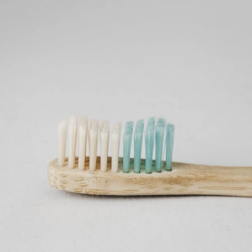 BANBU Cepillo de Dientes de Bambú Medio color Verde