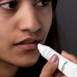 Medik8 Balsamo Labial Mutiny 15 ml a base de esqualano