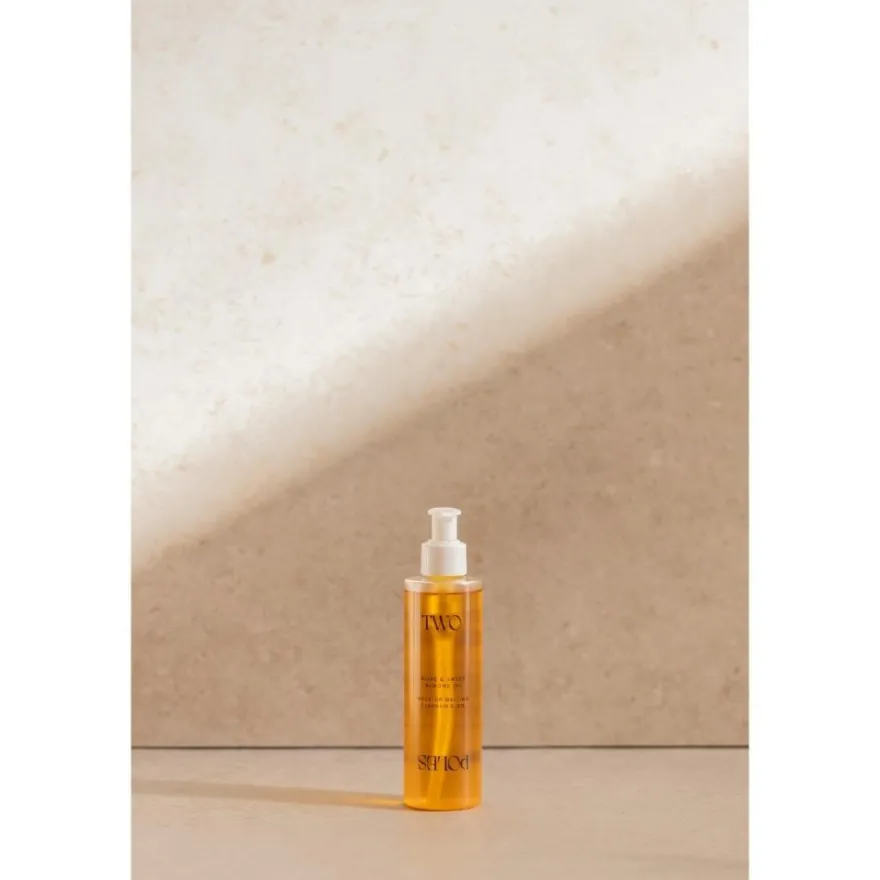 Two Poles Make-up Melting Cleansing Oil 190 ml