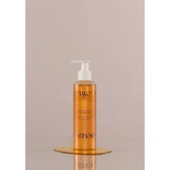 Two Poles Make-up Melting Cleansing Oil 190 ml