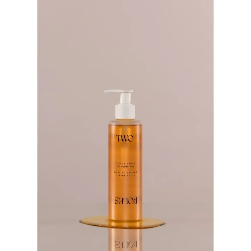 Two Poles Make-up Melting Cleansing Oil 190 ml