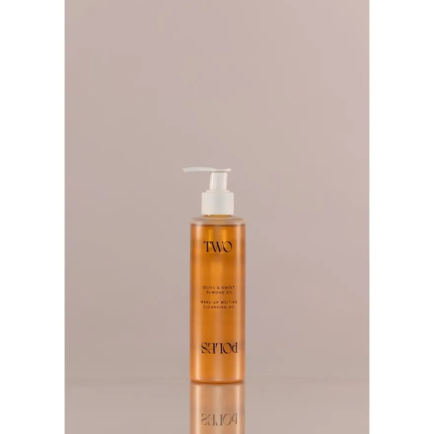 Two Poles Make-up Melting Cleansing Oil 190 ml